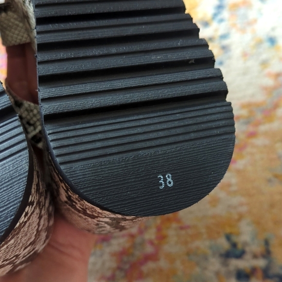 Free People Chelsea Embossed Snake Print Strappy Platform Sandals Beige Black 38 - Picture 14 of 16